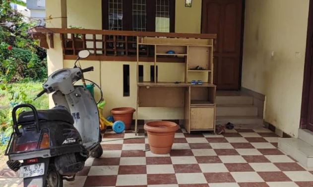  ഉറക്കഗുളിക നല്‍കി,ഷൂ ലേസ് ഉപയോഗിച്ച് കഴുത്തു മുറുക്കി കൊലപ്പെടുത്തി;അമ്മയും കുട്ടികളും മരിച്ച സംഭവത്തിൽ ഭർത്താവിനെതിരെ കൊലപാതകത്തിന് കേസ്