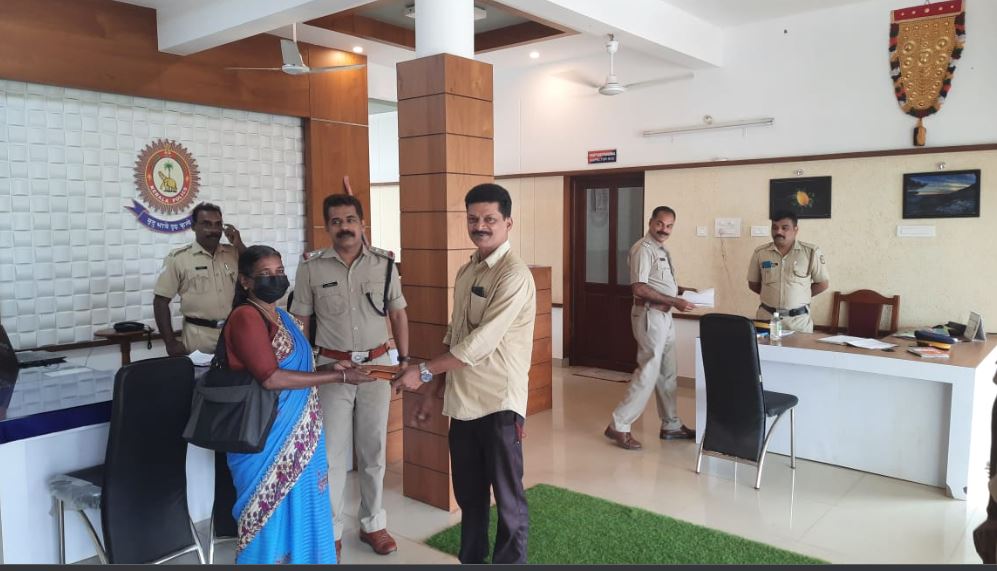  മാതൃകയായി കുന്ദമംഗലത്തെ ഓട്ടോ ഡ്രൈവര്‍; കളഞ്ഞു കിട്ടിയ പണം അടങ്ങിയ പേഴ്‌സ് ഉടമസ്ഥന് തിരികെ നല്‍കി