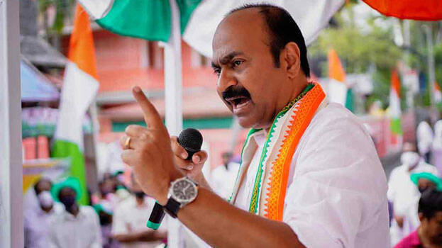  മുഖ്യമന്ത്രി എത്തപ്പെട്ട പടുകുഴിയില്‍ നിന്നും രക്ഷപ്പെടാനാണ് കലാപം, പോലീസ് നടപ്പാക്കുന്നത് ഇരട്ട നീതി; വിഡി സതീശന്‍