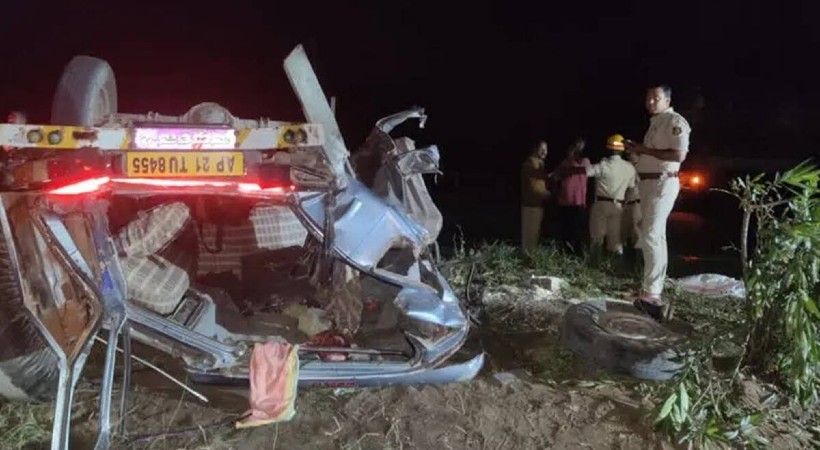  കര്‍ണാടകയില്‍ ട്രക്ക് പാസഞ്ചര്‍ വാഹനത്തില്‍ ഇടിച്ച് വന്‍ അപകടം; 3 കുട്ടികളടക്കം ഒമ്പത് മരണം