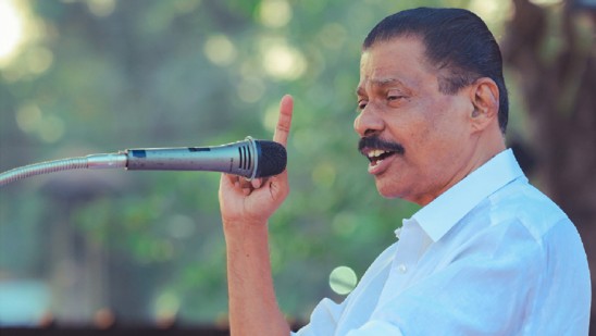  ‘മുഖ്യമന്ത്രിക്കെതിരെ കോണ്‍ഗ്രസ് ഇറക്കിയിരിക്കുന്നത് ആത്മഹത്യാ സ്‌ക്വാഡിനെ’; എം വി ഗോവിന്ദന്‍