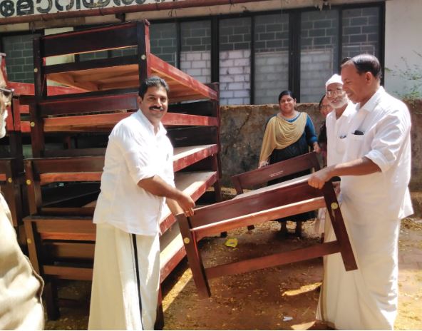  വയോജനങ്ങൾക്കുള്ള ശയ്യാ ഉപകരണങ്ങൾ വിതരണം ചെയ്തു