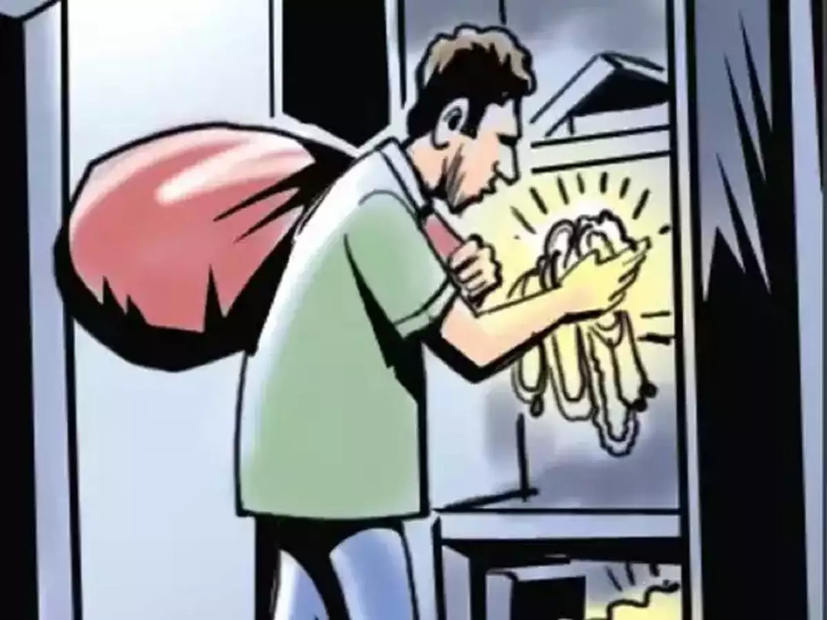  തൃശൂർ നഗരത്തിൽ സ്വർണ കവർച്ച, ‘ഡിപി ചെയിൻസിൽ’ നിർമ്മിച്ച 3 കിലോ സ്വർണ്ണം കവർന്നു