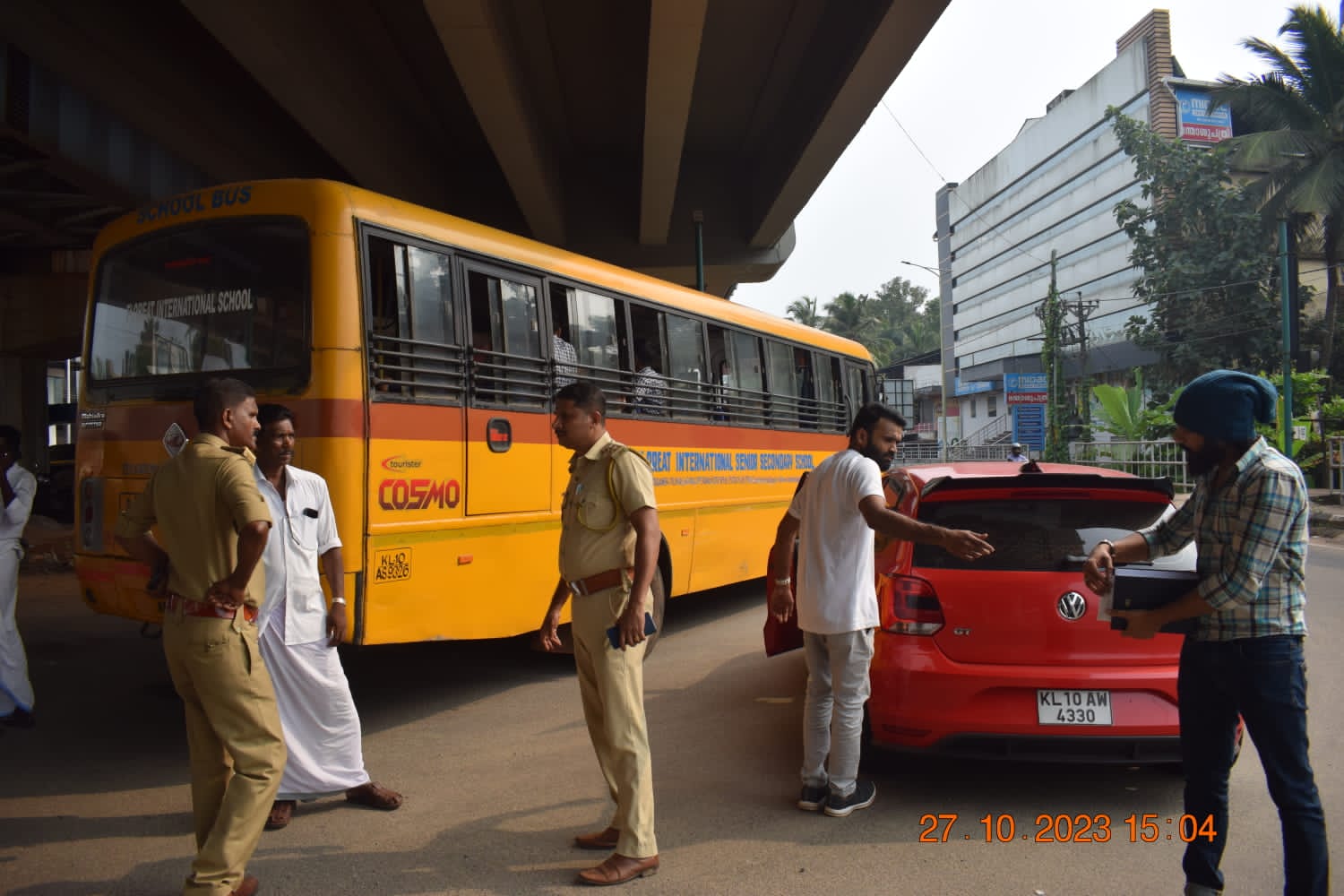  ലൈസൻസ് ഇല്ലാതെ സ്കൂൾ ബസ് ഓടിച്ചു:ഡ്രൈവർക്കെതിരെ നടപടി എടുത്ത് മോട്ടോർ വാഹന വകുപ്പ്