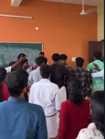  കുന്ദമംഗലം കോളജിൽ യൂണിയൻ തിരഞ്ഞെടുപ്പിനിടെ സംഘർഷം; പത്ത് പേരെ സസ്പെൻഡ് ചെയ്തു