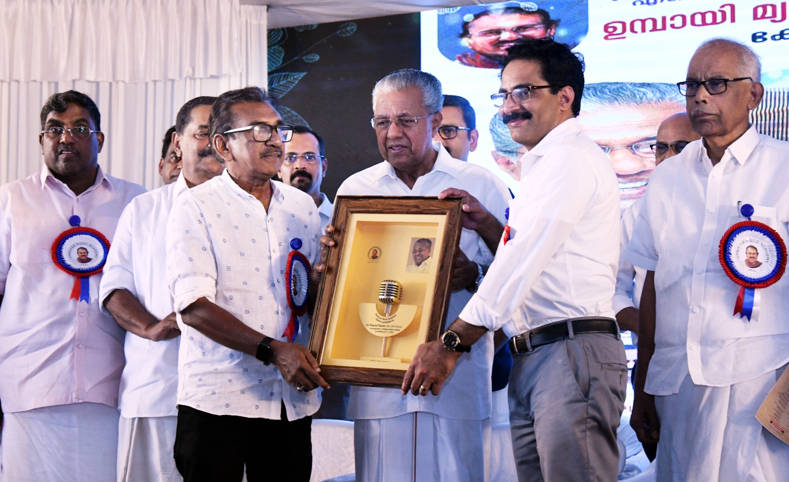  സംഗീതത്തെ കുറിച്ചുള്ള പരമ്പരാഗത ചിന്തകളെ ഉമ്പായി മാറ്റിമറിച്ചു;മുഖ്യമന്ത്രി