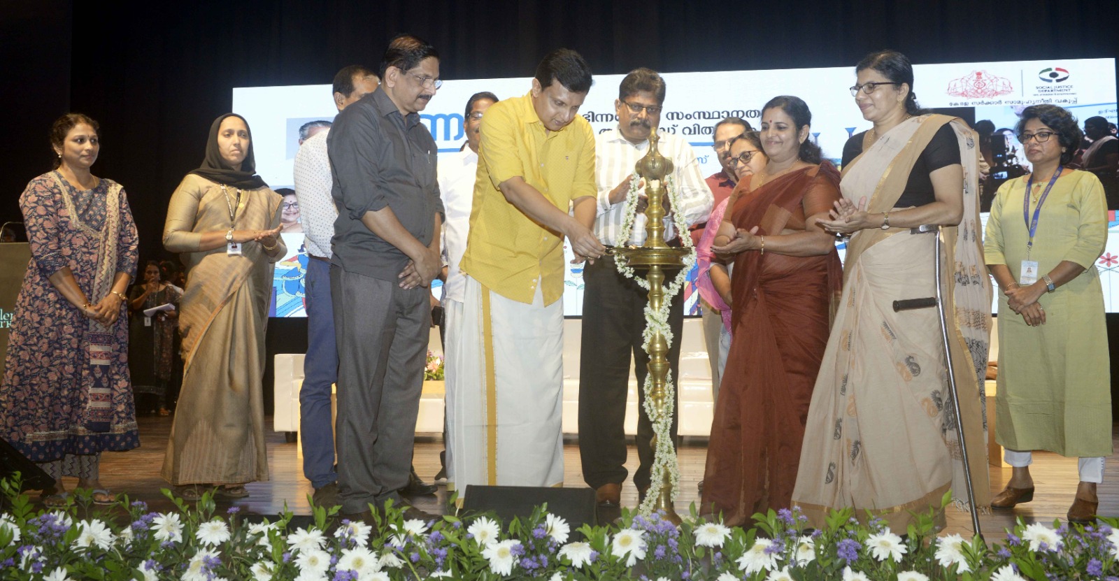  നഗരം, കസബ; രണ്ട് സ്മാർട്ട് വില്ലേജുകൾ നാടിന് സമർപ്പിച്ചു