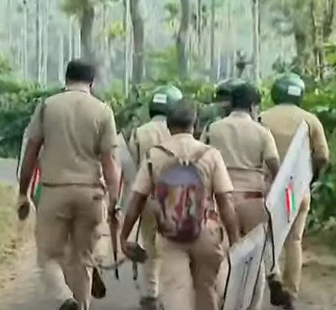  നരഭോജി കടുവയെ തിരഞ്ഞ് വനംവകുപ്പ്; പ്രദേശവാസികളോട് സ്ഥലത്തുനിന്ന് മാറാന്‍ നിര്‍ദേശം, വാകേരിയില്‍ നിരോധനാജ്ഞ