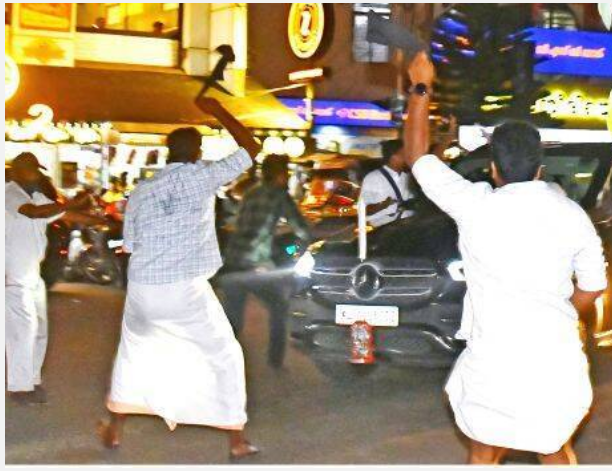  ഗവര്‍ണറെ തടഞ്ഞു പ്രതിഷേധിച്ച സംഭവം; എസ്എഫ്‌ഐ പ്രവര്‍ത്തകര്‍ക്കെതിരെ 124ാം വകുപ്പ് ചുമത്തി പൊലീസ്
