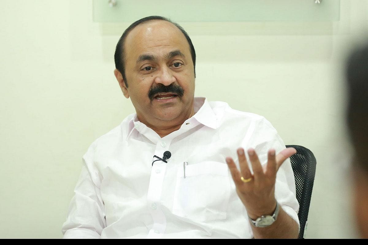  ശബരിമലയില്‍ സര്‍ക്കാരിനും ദേവസ്വത്തിനും ഉത്തരവാദിത്തമില്ലാത്ത സങ്കടകരമായ അവസ്ഥ; വി ഡി സതീശൻ