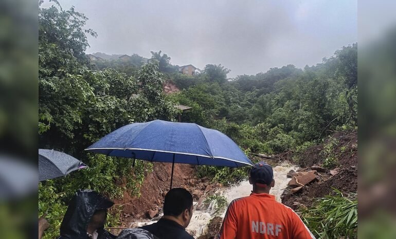  വയനാട് ഉരുള്‍പൊട്ടല്‍: ആരോഗ്യ വകുപ്പ് മന്ത്രിയുടെ ഓഫീസിലും,പൊലീസ് ആസ്ഥാനത്തും പ്രത്യേക കൺട്രോൾ റൂമുകൾ തുറന്നു