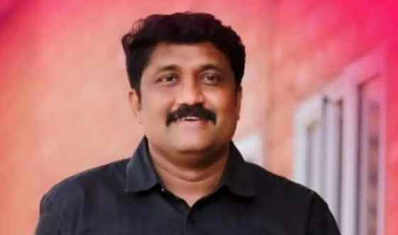  ‘ഇരിക്കുന്ന പദവിക്ക് യോജിച്ച പ്രസ്താവന നടത്തണം’; ബിനോയ് വിശ്വത്തിനെതിരെ ഡിവൈഎഫ്‌ഐ