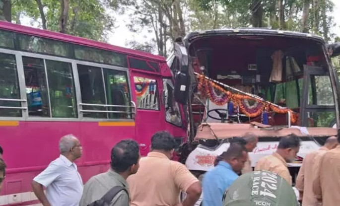  വയനാട് കാട്ടിക്കുളത്ത് ബസുകള്‍ കൂട്ടിയിടിച്ചു; നിരവധി പേര്‍ക്ക് പരിക്ക്