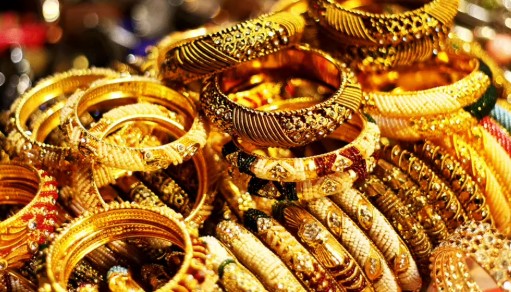  സ്വര്‍ണവില വീണ്ടും ഉയര്‍ന്നു; പവന് 560 രൂപ കൂടി; 76,000ത്തിലേക്ക് അടുക്കുന്നു