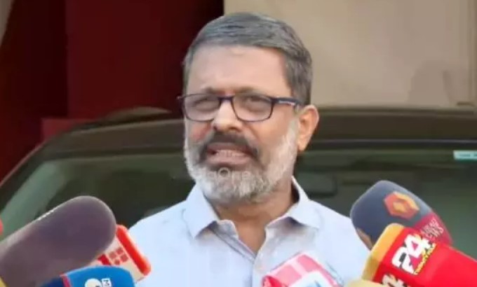  ‘വ്യാജന്‍’ എന്ന പേര് മാറി ‘കോഴി’ എന്നായി; കോണ്‍ഗ്രസിന് നാണമുണ്ടെങ്കില്‍ നടപടിയെടുക്കണം’; യുവനേതാവിനെതിരായ ആരോപണത്തില്‍ സി.പി.എം പാലക്കാട് ജില്ലാ സെക്രട്ടറി