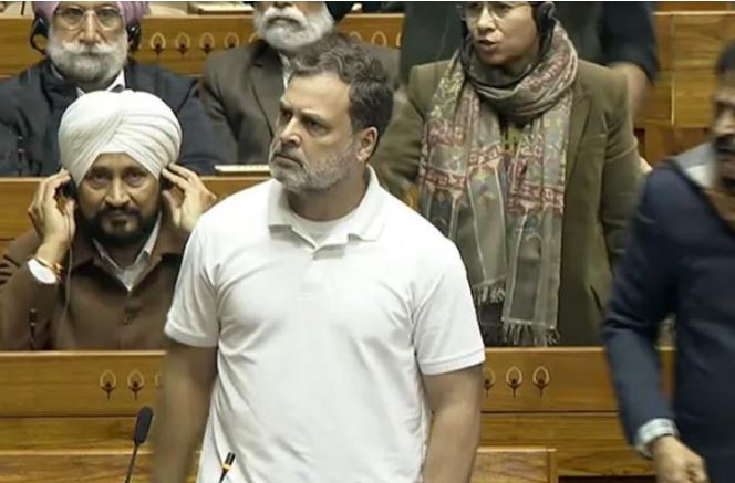  ലോക്സഭയിൽ പ്രതിഷേധം, ബഹളം; ഹൈബി ഈഡൻ അടക്കം എട്ട് എംപിമാർക്ക് സസ്പെൻഷൻ