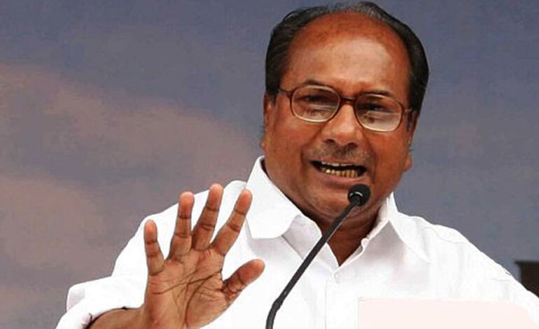  സിപിഎമ്മിന് പറ്റിയ തെറ്റ് യുഡിഎഫിന് ഉണ്ടാകരുത്! യജമാനന്മാർ ജനങ്ങളാണെന്ന് ഓർക്കണം; ഇടതുപക്ഷം തകർന്നടിയണം എന്ന ആഗ്രഹമില്ല, മതേതര കേരളത്തിനത് നല്ലതല്ല: എ കെ ആന്റണി
