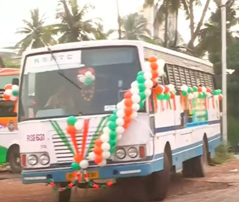  പ്രിയദർശിനി പദ്ധതിക്ക് തുടക്കം; കെഎസ്ആര്‍ടിസി സ്ത്രീ സൗജന്യയാത്ര തുടങ്ങി