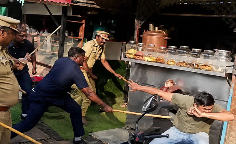  നവകേരള യാത്ര: എല്ലാം മാധ്യമങ്ങൾക്ക് കൊടുക്കലല്ല അന്വേഷണം; റിപ്പോർട്ട് ചോർത്തി; എസ്ഐടിക്ക് കോടതിയുടെ രൂക്ഷവിമർശനം